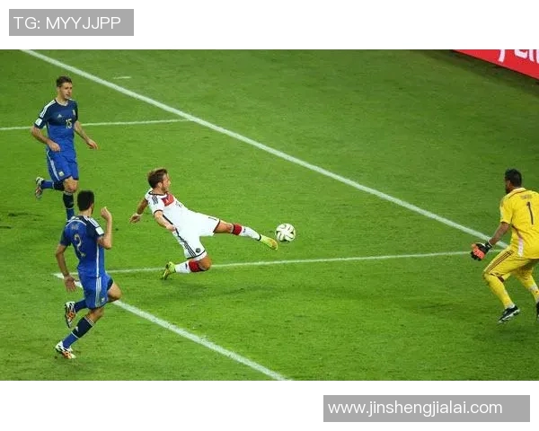 2018年世界杯经典对决德国队与巴西队的激烈碰撞回顾