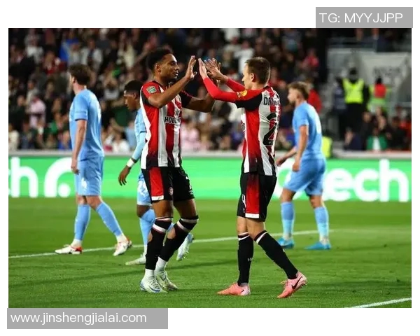 曼联与雷丁激战正酣比分揭晓引发球迷热议