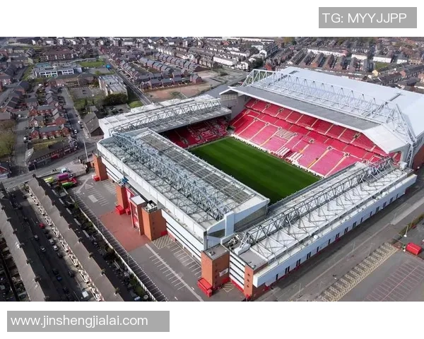 英超激战利物浦主场迎战莱切城争夺三分荣耀之战