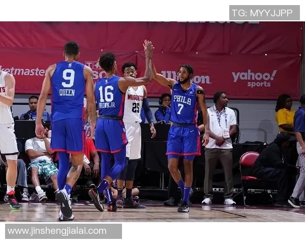 国王与勇士激战夏季联赛新星崛起精彩瞬间回顾 国王与勇士激战夏季联赛新星崛起精彩瞬间回顾